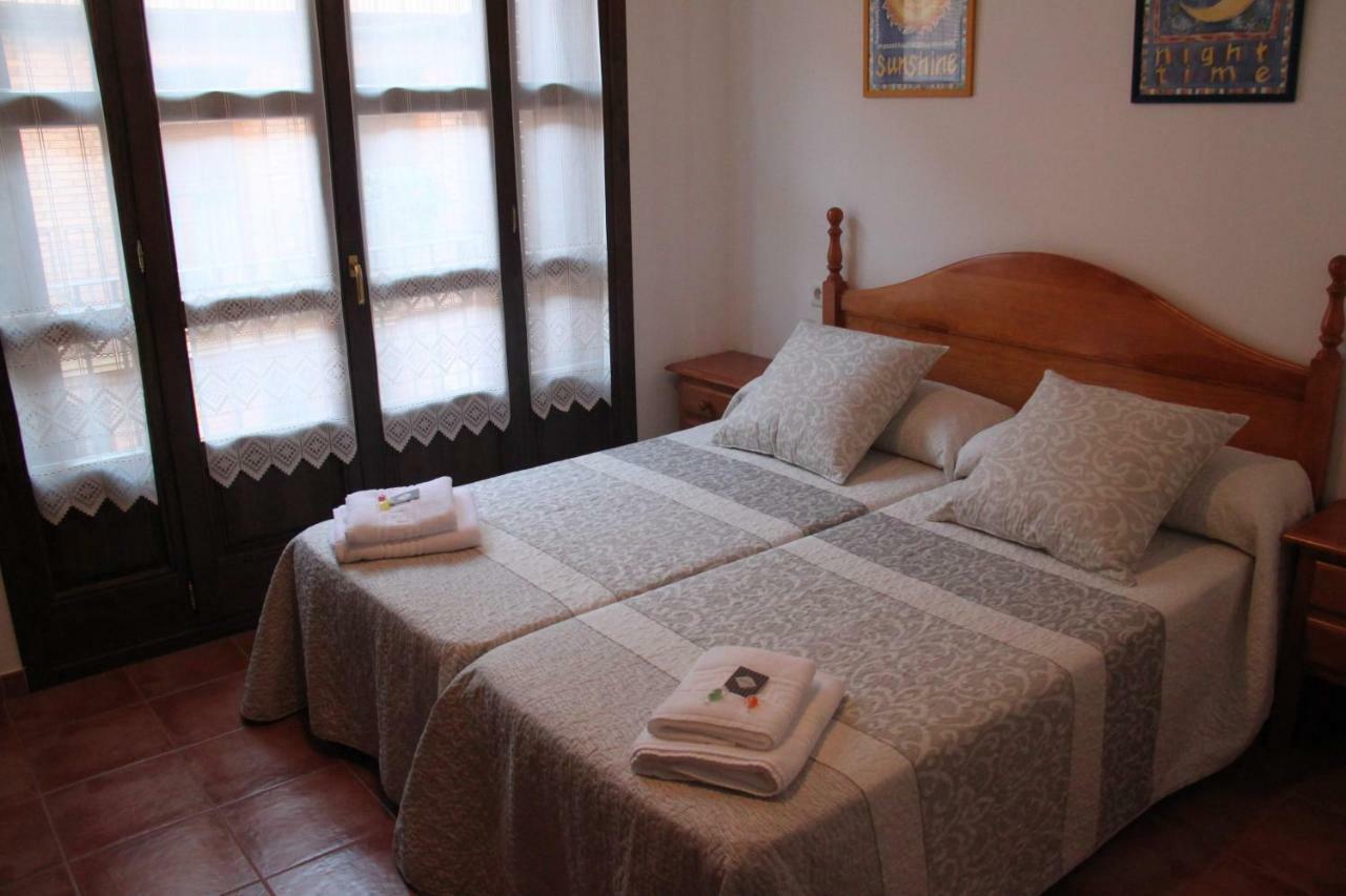 Hotel Delicias à Peraltilla Extérieur photo